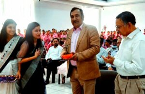 नर्सिंग के लिए ‘सेवाभाव जरूरी’ का दिया गया सन्देश