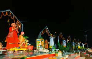 ज्येष्ठ पूर्णिमा पर श्रीमहंत देव्यागिरी ने की माता गोमती की आरती