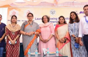 केन्द्रीय मंत्री स्मृति ईरानी ने अमेठी के लोगों को बोईंग लिटरेसी तथा हेल्थकेयर प्रोग्राम्स समर्पित किए