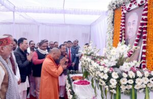 शाहजहांपुर में दिवंगत बीजेपी विधायक मानवेंद्र सिंह के घर पहुंचे मुख्यमंत्री योगी आदित्यनाथ