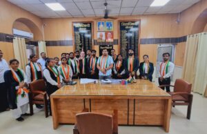 तिरंगे के रंग में रंगी दीवानी कचेहरी सीतापुर दिया अखंड भारत का संदेश