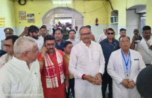 डिप्टी सीएम बृजेश पाठक ने जिला अस्पताल का निरीक्षण किया