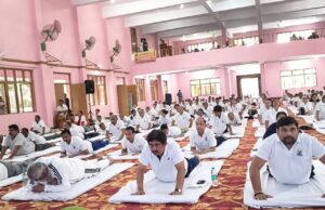 11वें अन्तर्राष्ट्रीय योग दिवस के अवसर पर ‘‘सेक्रेट हार्ट हायर सेकेन्ड्री स्कूल” में आयोजित किया गया सामूहिक योगाभ्यास